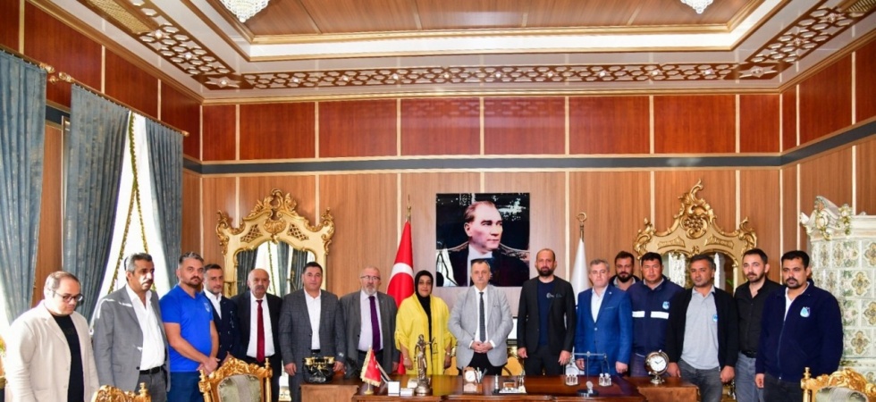 Yunusemre’den belediye çalışanlarına yüzde 15 ara zam