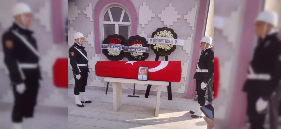 Devriye görevinde fenalaşarak hayatını kaybeden polis memuruna son görev