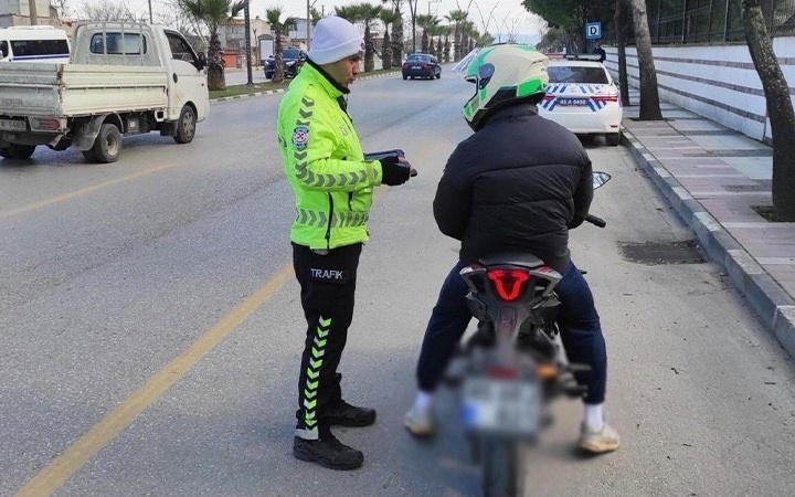 Manisa’da motosikletlilere ceza yağdı