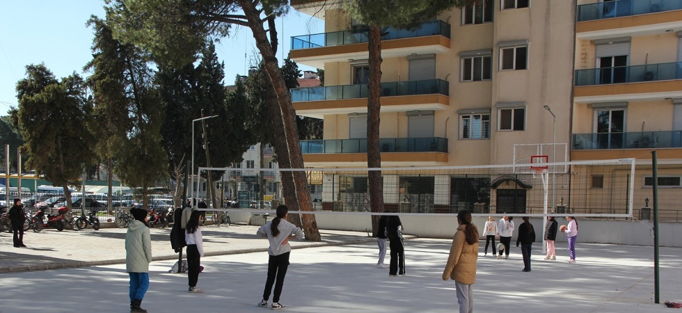 Yenilenen okullarda eğitim başladı