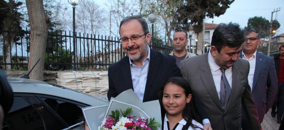 AK Parti İzmir Milletvekili Kasapoğlu, Kula’da iftar programına katıldı