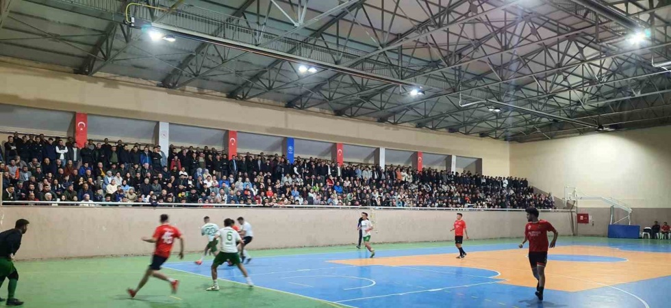 Demirci orman futsal turnuvasının şampiyonu oldu