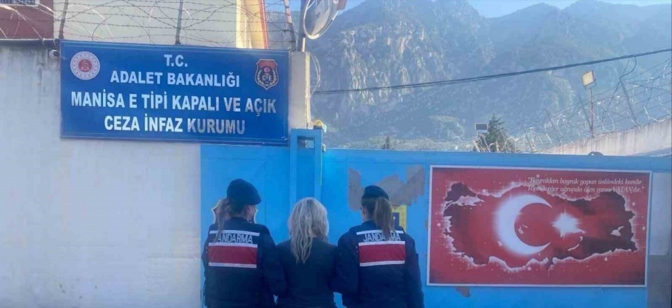 Evinde uyuşturucu maddelerle yakalanan kadın tutuklandı