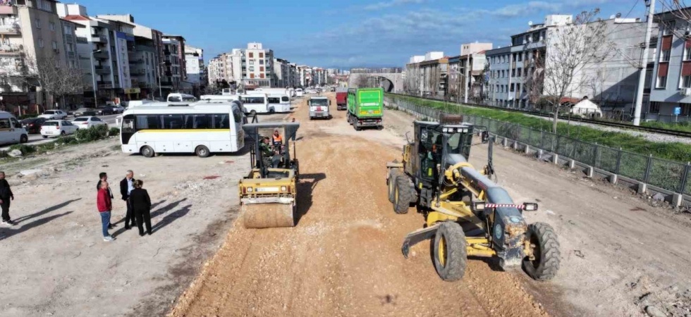 Manisa’da 18 yıllık yol sorunu çözülüyor