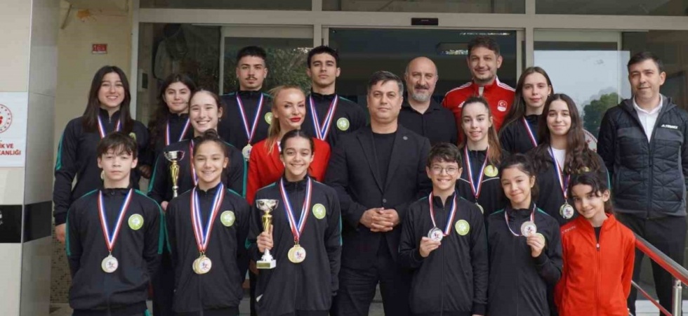 Manisalı cimnastikçilerden Fransa’da büyük başarı