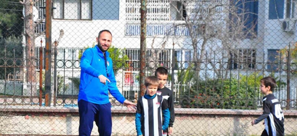 Manisaspor Futbol Okulu’na yoğun ilgi