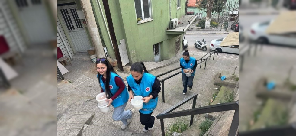 Somalı gençler Ramazan bereketini paylaştı