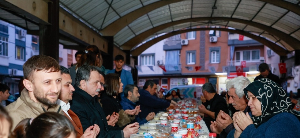 Yunusemre’de ilk iftar sofrası Karaköy’de kuruldu