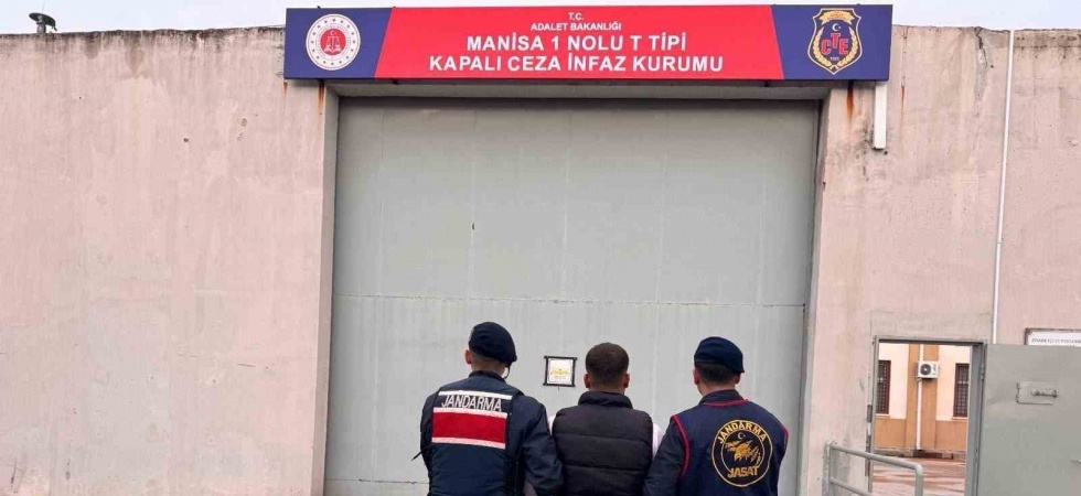 Aranan şahıs jandarmadan kaçamadı
