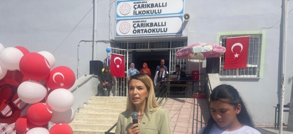 Kula’nın Çarıkballı Mahallesi’nde 23 Nisan coşkusu