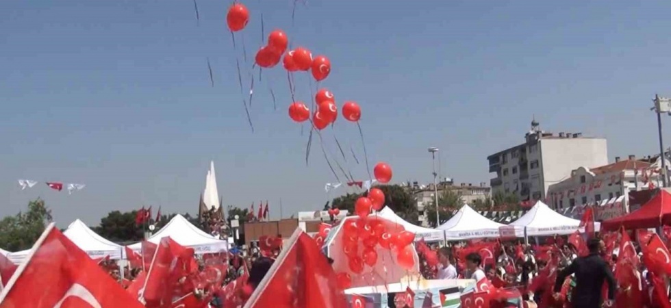 Manisa’da gökyüzünü balonlar renklendirdi