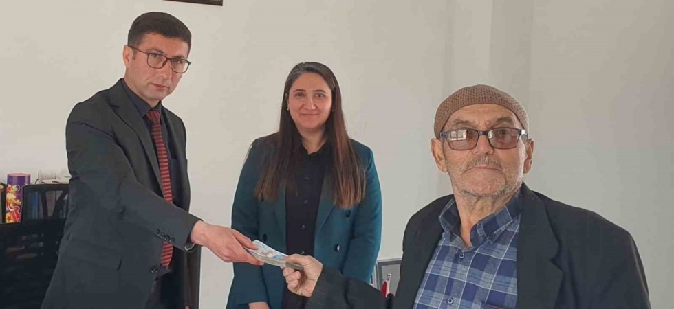 Manisa’da parasını kaybeden yaşlı adamın imdadına zabıta ekipleri yetişti
