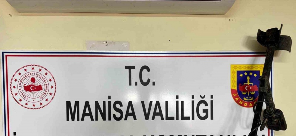Manisa’da sit alanında define ararken yakalandı