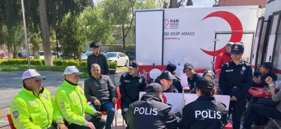 Polislerden kan bağışına destek