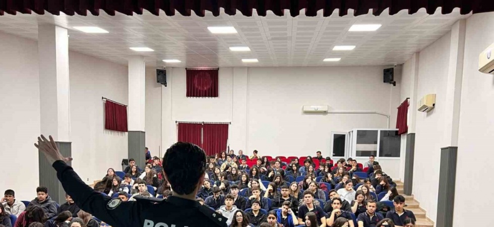 Salihli polisi, liseli gençlere polisliği anlattı