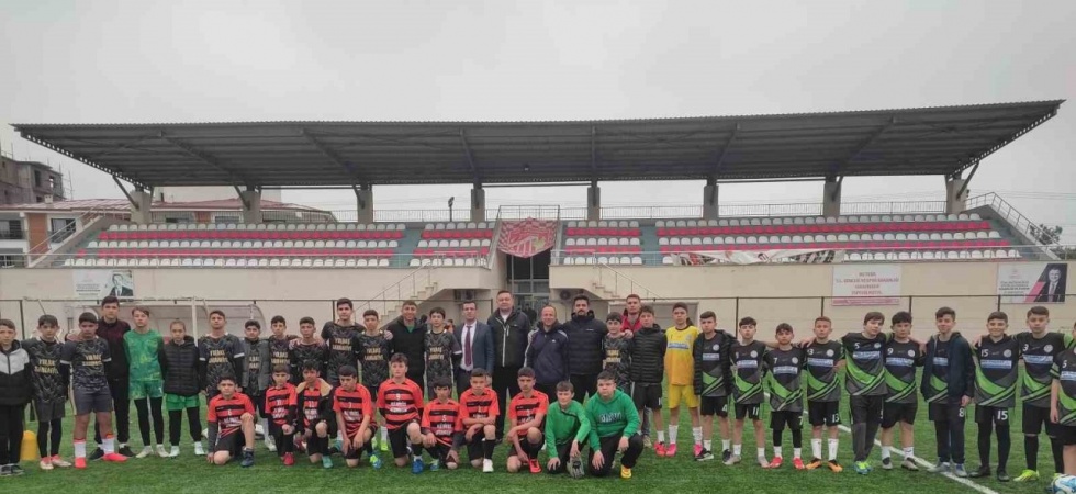 Sarıgöl’de okullar arası futbol ve voleybol turnuvası başladı