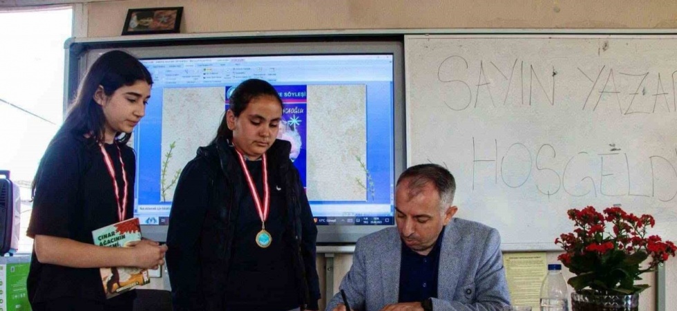 Sarıgöl’de yazar-öğrenci buluşması büyük ilgi gördü