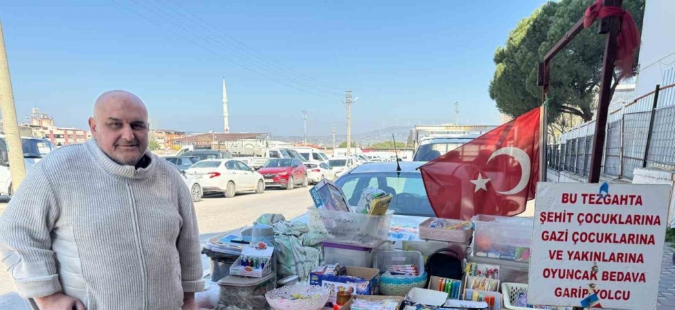 Şehit çocuğundan etkilendi 8 yıldır bedava oyuncak dağıtıyor
