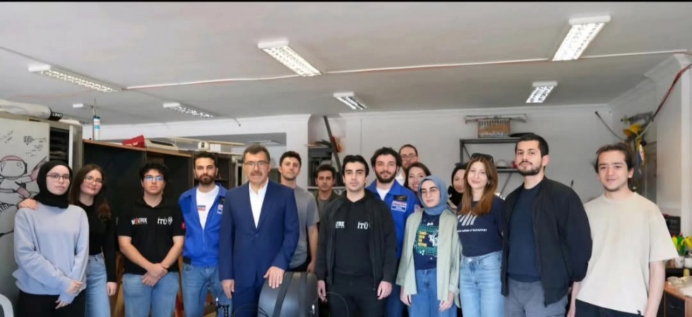 Somalı genç NASA’da Türkiye’yi temsil edecek ekipte yer aldı