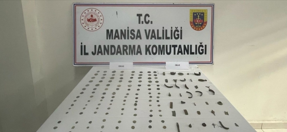 Tarihi objeler ve sikkeleri satmak isterken jandarmaya yakalandı