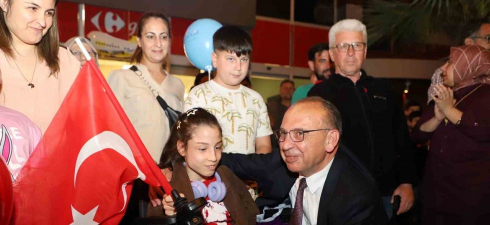 Turgutlu’da 23 Nisan "Çocuk Şenliği ve Ulusal Egemenlik Korteji" ile kutlandı