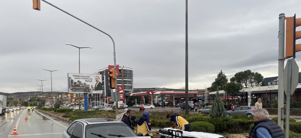 Yağışlı hava kazayı da beraberinde getirdi: 3 yaralı