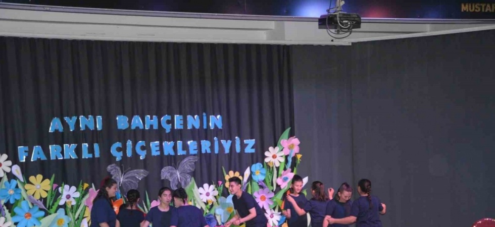 Demirci’de özel eğitim uygulama okulu öğrenciler muhteşem program