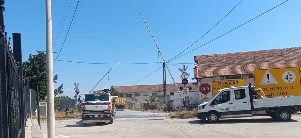 Hemzemin geçitteki arızaya müdahale yöntemi şaşırttı