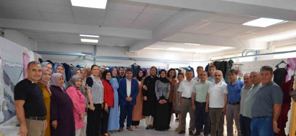 Kursiyerlerin el emeği göz nuru ürünleri sergilendi