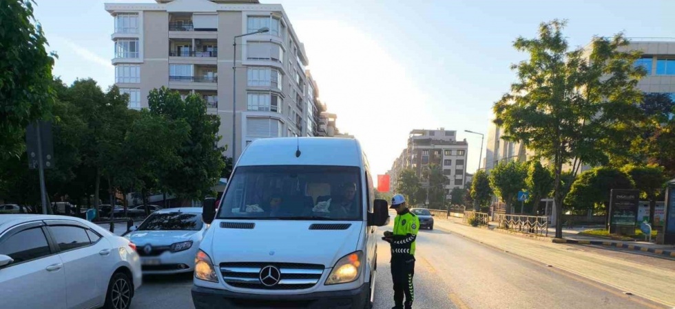 Manisa’da 7 servis aracı trafikten men edildi