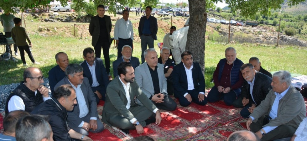 Mücahit Arınç, Demirci’de mahalle hayırlarına katıldı
