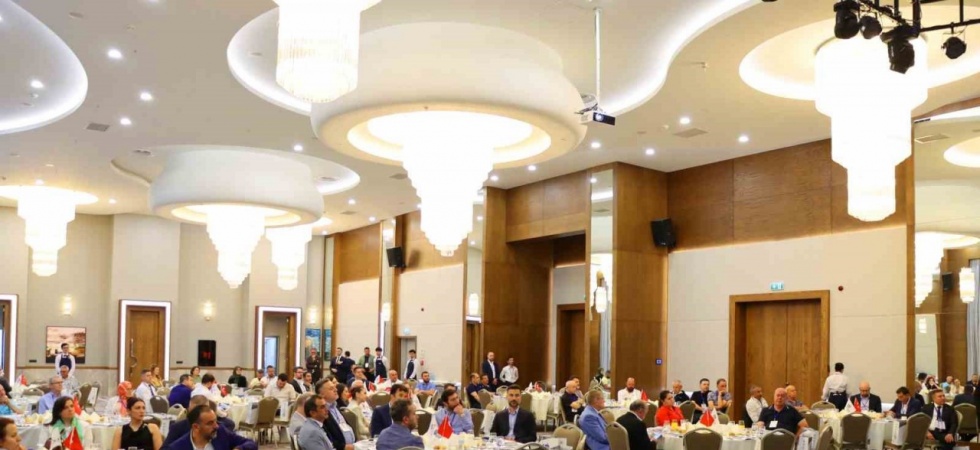 Muradiye OSB Genel Kurulunda en çok ihracat yapan firmaya ödül