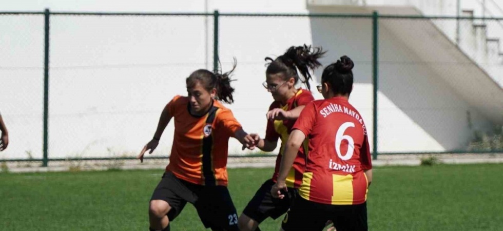Okul Sporları Futbol Yıldızlar Türkiye Yarı Finalleri Manisa’da başladı