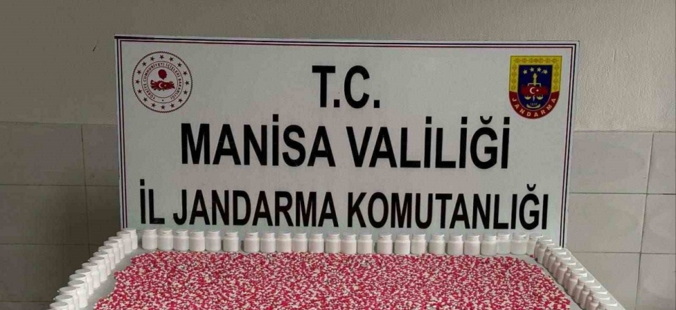 Ormanlık alanda saklanan uyuşturucuları jandarma buldu