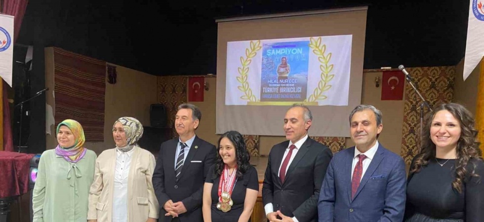 Özel öğrencilerden duygu dolu program