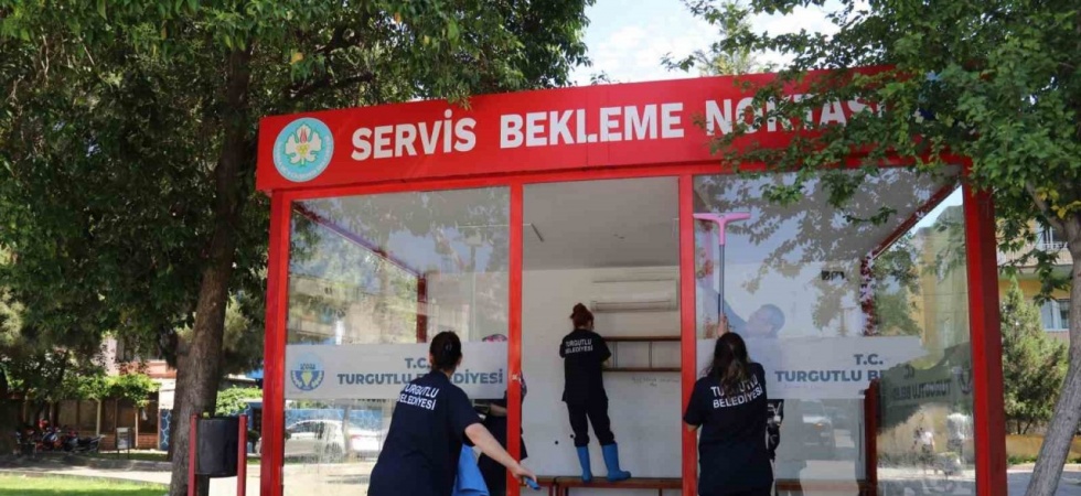 Turgutlu Belediyesi Temizlik İşleri Müdürlüğünden bahar T-temizliği