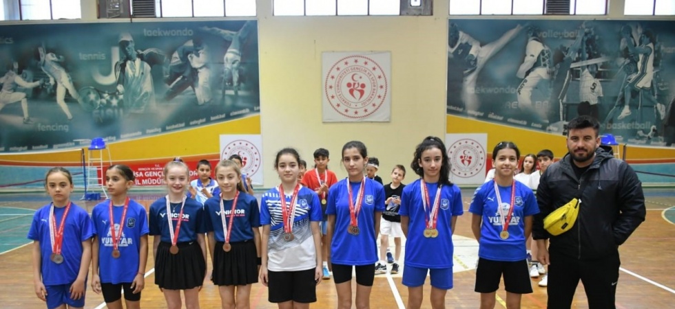Yunusemreli badmintonculardan muhteşem başarı