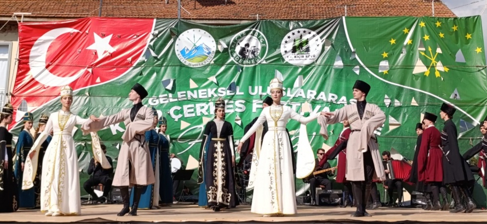8. Uluslararası geleneksel Kiçir Çerkes Festivalinde çoşku tavan yaptı