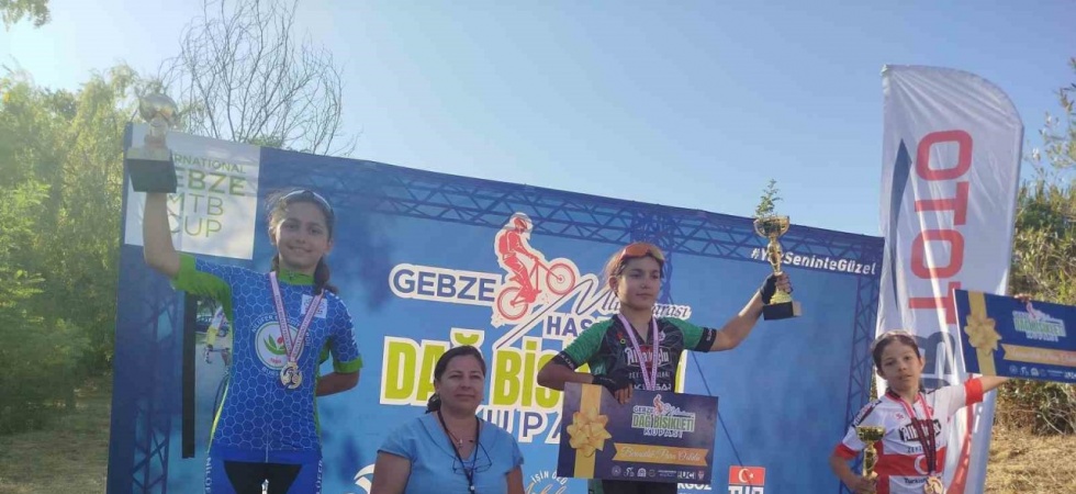Akhisarlı pedallar Gebze’de kürsüye çıktı