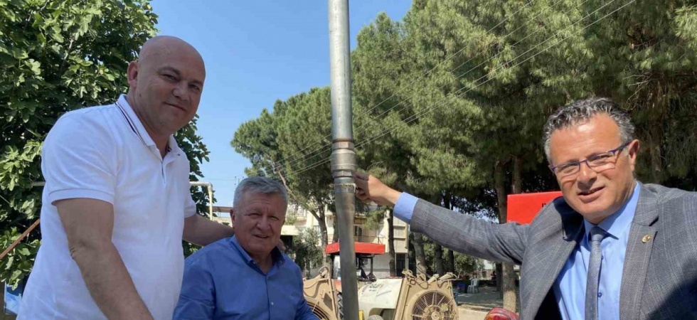 Alaşehirli çiftçiler çifte bayram kutluyor