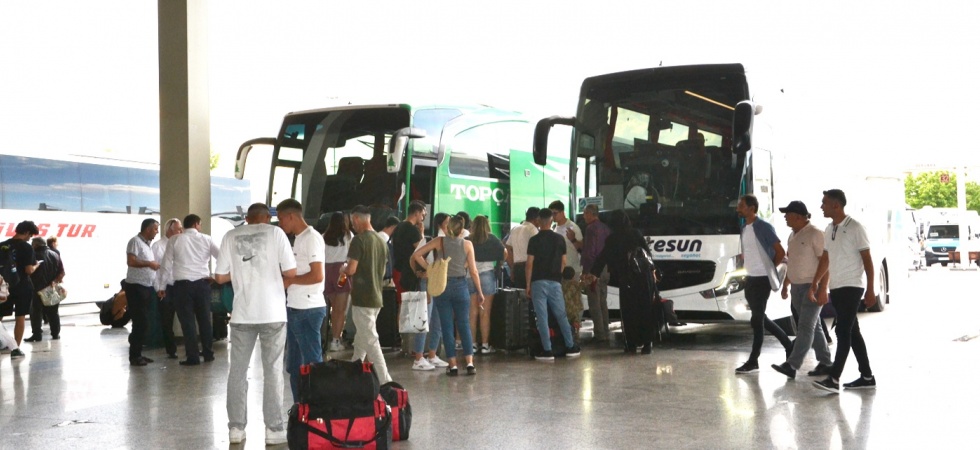 Bayram tatili otogarda yoğunluğu arttırdı