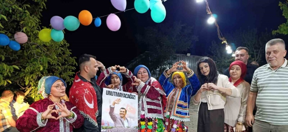 Gördes’te Yörüklerin geleneksel düğünü renkli görüntülere sahne oldu