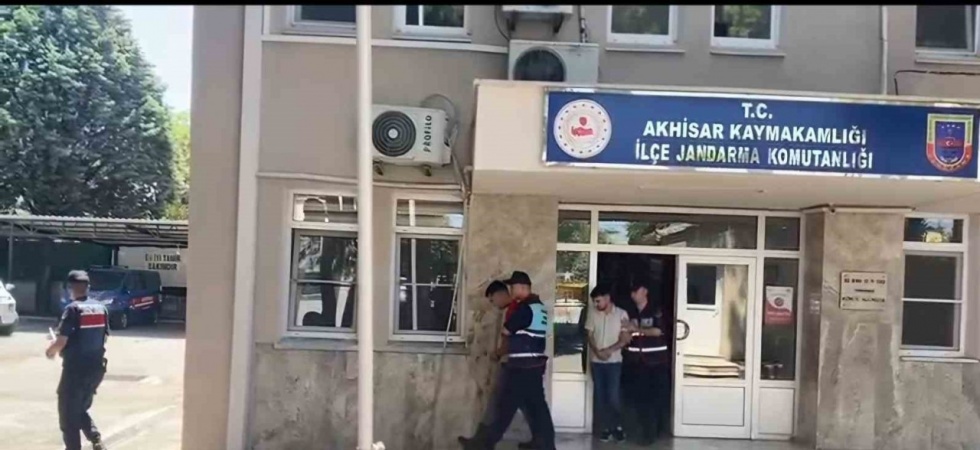 Hırsızlık şüphelileri jandarmadan kaçamadı