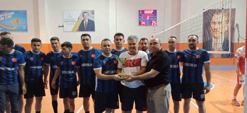 Kaymakamlık Voleybol Turnuvası’nın Şampiyonu Zanbak Tarım oldu