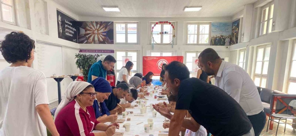 Koruyucu Aile Günü’nde seramik atölyesi etkinliği düzenlendi