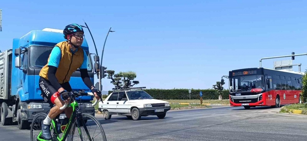 Manisalı Bisikletçi Ferdi Zeyrek için pedal çevirdi