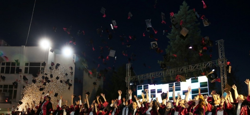 MCBÜ Tıp Fakülteli genç hekimler sağlık ordusuna katıldı