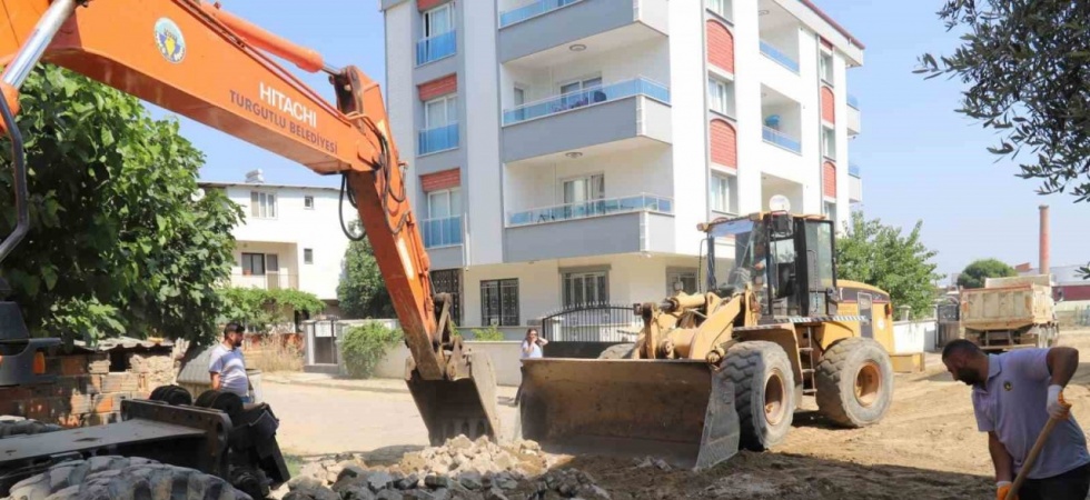 Turgutlu’nun sokakları bir bir yenileniyor