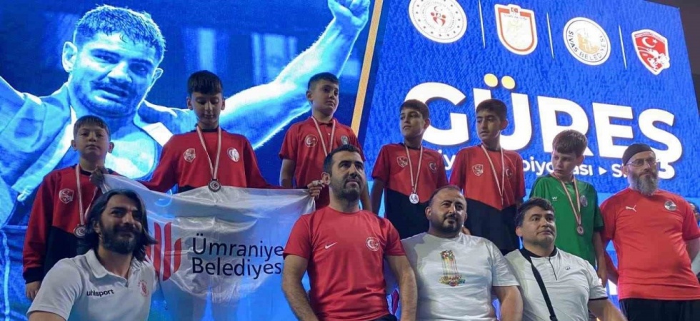 Yunusemreli güreşçiler Türkiye şampiyonu oldu