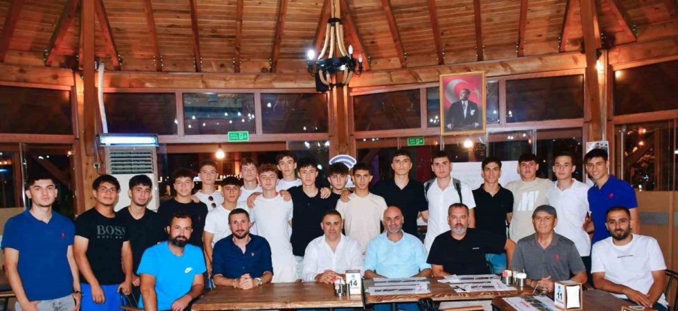 Yunusemre’nin U17’leri Türkiye Şampiyonası’na hazır